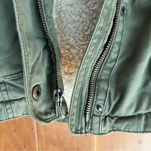 Utility Jacket - Picture 5 of 8